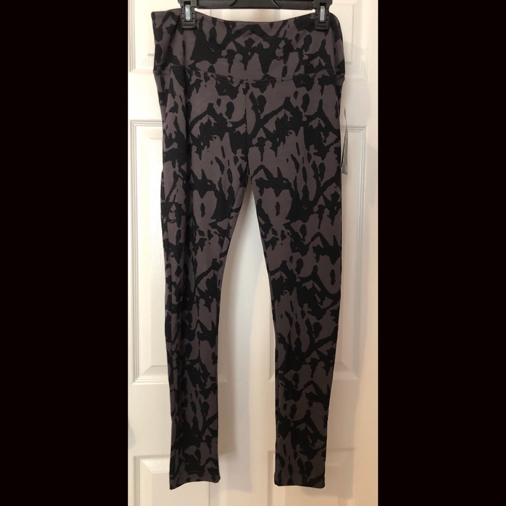 Charcoal & Black Abstract Leggings